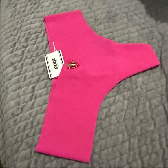 PINK VICTORIA’S SECRET STRAWBERRY HEART THONG – XS – NEW WITH TAG 🍓✨ - Picture 5 of 15